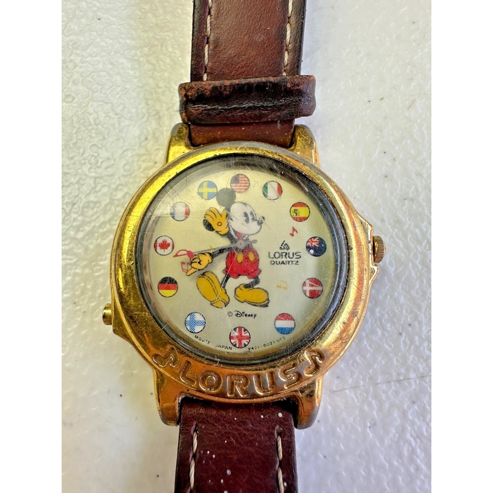 Vintage Lorus Musical Mickey Mouse Watch 33mm-Plays "It's A Small World"-New...